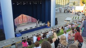 КОНЦЕРТ НА УЛИЦЕ В ЗАРЯДЬЕ