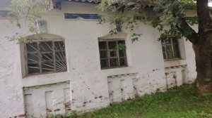 Я покидаю Кашин. Водонапорная башня в кустах.