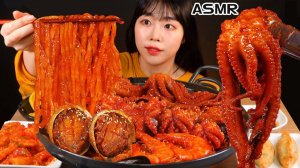 Мукбанг - морепродукты и креветки и осьминог - морской стол