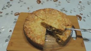 Вкусный пирог на кефире накормит всю семью получается сытно и вкусно(архив)