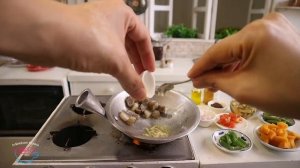 Настоящий миниатюрный набор для готовки: Жареный рис с овощами, кокосом и яйцом, ASMR-звуки. Простой