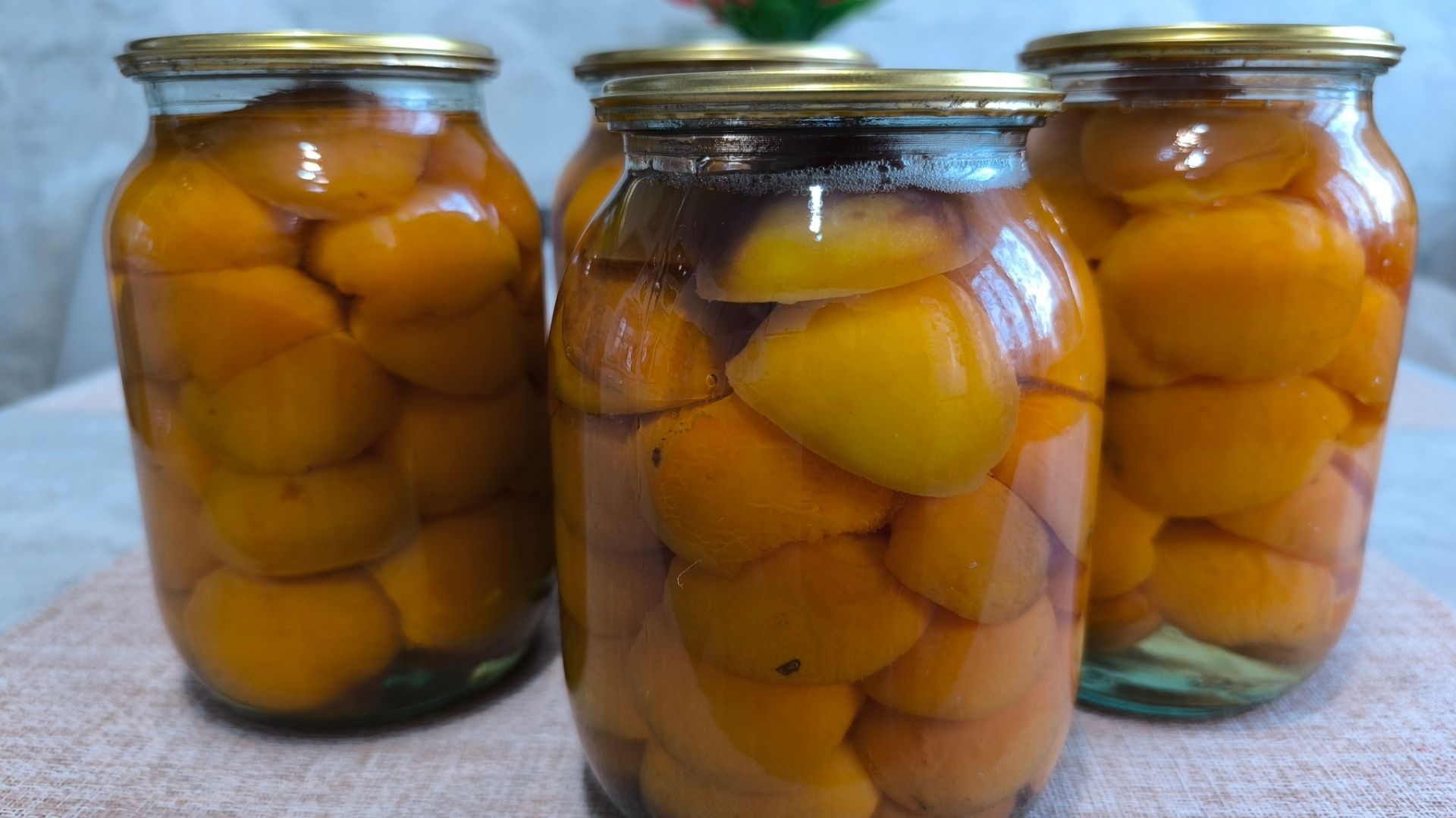 Влог 172. Пляж. Купила абрикосы и клубнику, немного продуктов. Заказ ВБ. Снова дожди.