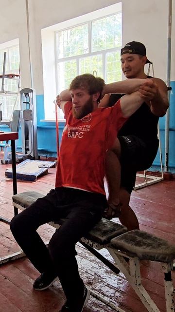 Правим МСМК по Армрестлингу