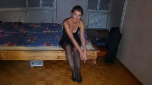 Когда интернет отключили красивые женщины и милые девушки развлекаются дома на видео смотреть
