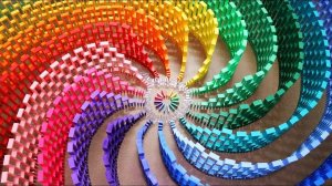 ПОТРЯСАЮЩАЯ РАДУЖНАЯ СПИРАЛЬ ИЗ 12 000 ДОМИНО