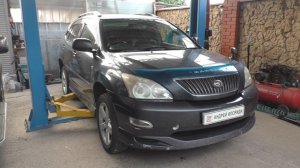 Замена сальника хвостовика раздатки на Toyota Harrier Тойота Харриер 2003 года