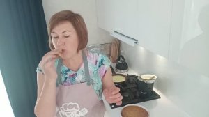 Если не пробовали, то попробуйте эти дрожжевые блины на кипятке !