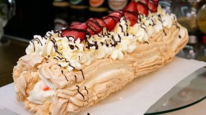 Рулет ПАВЛОВНА с клубникой. Меренговый РУЛЕТ, цыганка готовит