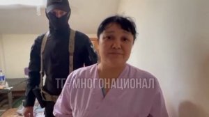 Нижегородской области мигранты использовали триколор в качестве коврика для грязных ног.Возбуждено у