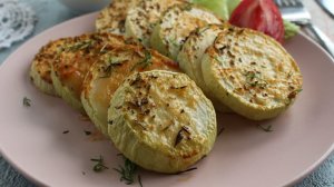 Кабачки с румяной корочкой, проще-простого. Рецепт запекания с чесноком в духовке.