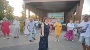 Этот вечер всех оживил..... 01.08.26.