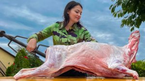 Зажарила Целого Барашка на Большом вертеле! Невероятное удовольствие от вкуса