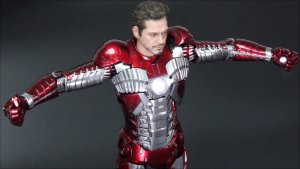 ЖЕЛЕЗНЫЙ ЧЕЛОВЕК 2 - КОСТЮМ МАРК 5 MARVEL HOT TOYS