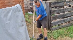 Дружно убираем сено на сеновал/ Хорошо поработали-вкусно поедим/ Дегустация арбуза и дыни.