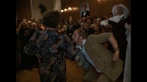 Танцы - тёща против зятя! Фрагменты из фильма «Родня». 1981 г.