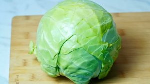 Просто нарежьте Капусту и добавьте огурцы и горошек! Вкусный рецепт из простых продуктов!