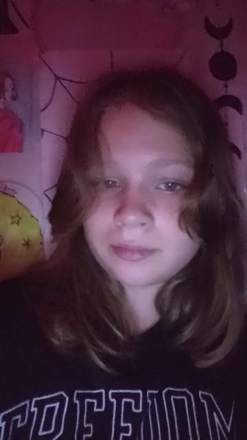 на сколько лет я выгляжу? 
почему мне пишут что мне 12 лет? мне 14!