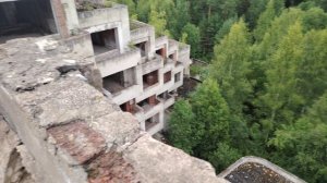 Громадный заброшенный санаторий в Паулино.