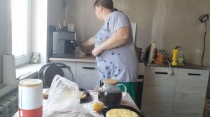 ПРОСТАЯ ЖИЗНЬ 45// ПОДОГРЕЛИ НА ЗАВТРАК КАШУ// ЧИСТИЛА И ШОРКАЛА ПОЛЫ