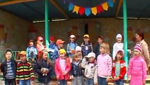 Утренник в детском саду. Перед выпускным праздником.