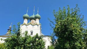 Митрополичий сад Ростовского кремля. Прогулка в июле 2026 г.