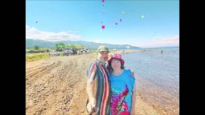 Приехали на велосипедах на Байкал покупаться и позагорать.