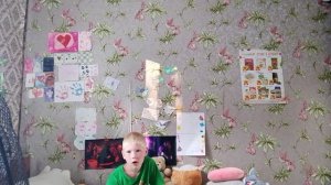 убираюсь в комнате