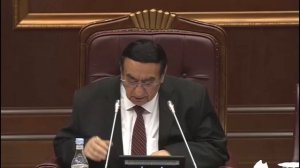Первое заседание парламента Армении нового созыва началось со скандала