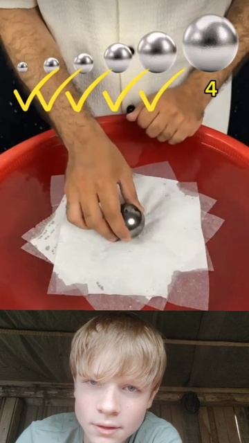 Сколько салфеток удержат металл на воде? 😱