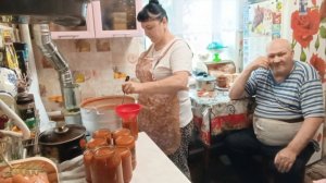 ВОТ НЕУГОМОННАЯ, МЫ НЕ БЕЗРОДНЫЕ, ВАРЮ СОУС НА ЗИМУ
