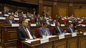 Пашинян снова у власти, а правительство ушло в отставку: главные итоги заседания в Ереване