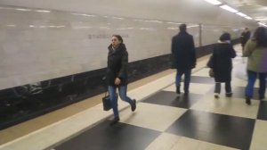 Станция метро Братиславская интерьер, пассажиры, поезд Москва Фрагмент 17