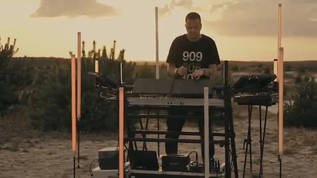 Madis - Deus Solis (Live Performance)