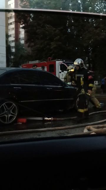 Возгорание авто пожарные потушили вовремя Уфа .