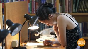 Человек эпохи смартфона: сутулый и в очках? Доброе утро. Фрагмент выпуска от 03.08.2026