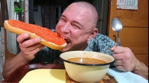 мукбанг/обжорыч/Еда на камеру/суп с капустой ,щи/мега бутерброд/