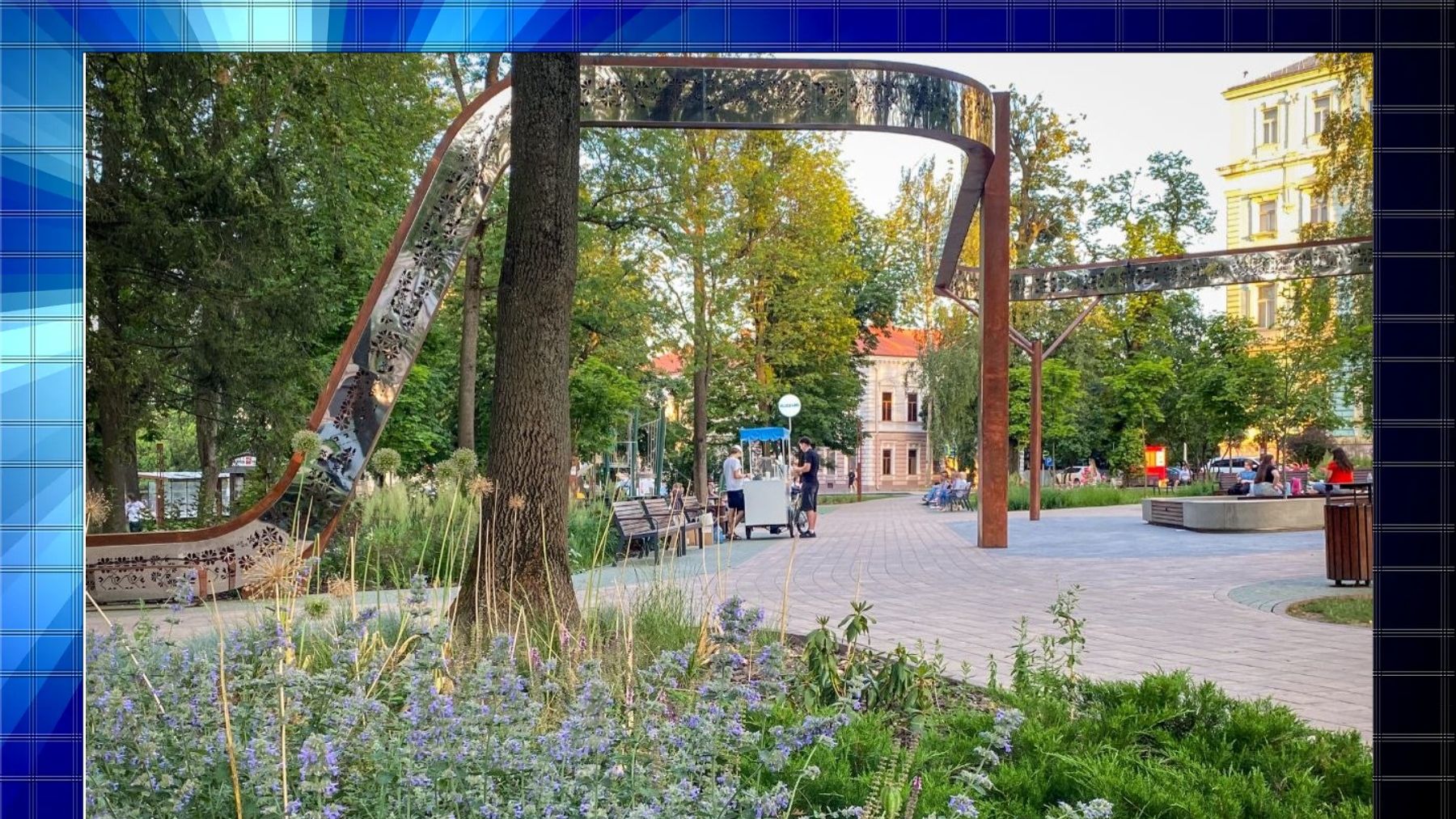 Прогулянка   сквером  вишиванки   2026