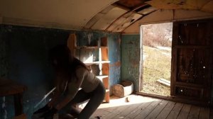 Одинокая ночь в заброшенном трейлере.