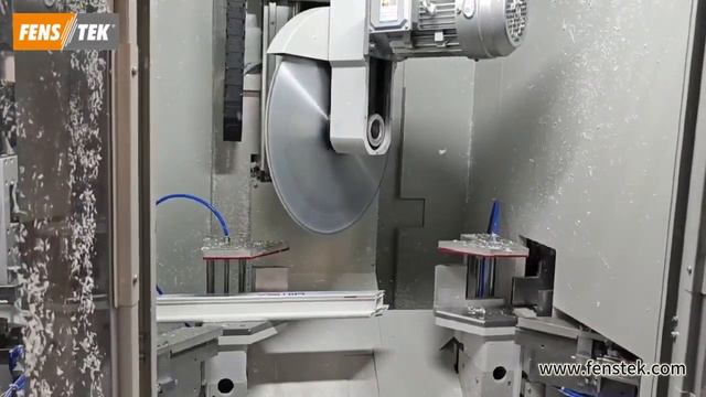 Обрабатывающий центр для резки и фрезерования ПВХ-профиля C3