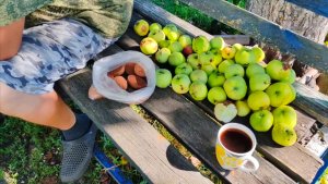 ЖЕНЯ ОБО МНЕ ЗАБОТИТСЯ ЖАЛЕЕТ. КОРОВА ИЛИ КОЗА? КТО ВЫГОДНЕЕ?