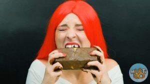 Челлендж# Шоколадная vs Обычная еда #4 # Кто доест, тот победит! 100 слоев шоколада от Multi DO