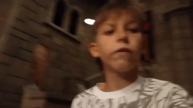 Едем в парк аттракционов 🎡🎢🎠🤡