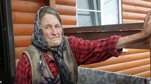 Зачем девчонки ездят к старушкам — языком почесать.