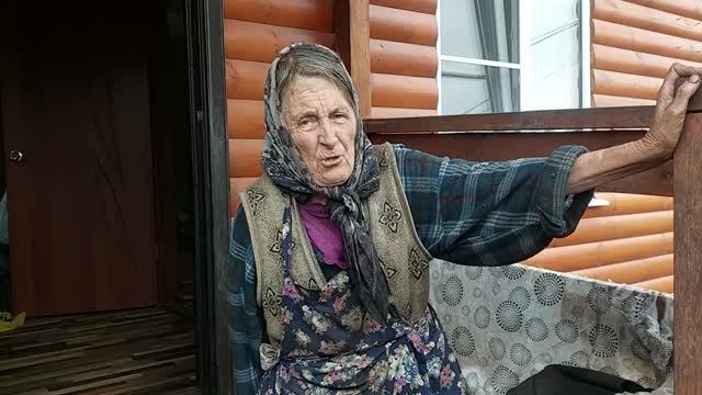 Начали расчищать участок у Анны Михайловны.