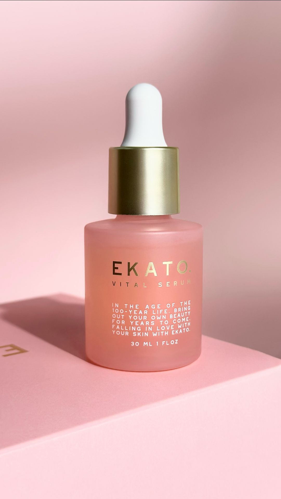 Сыворотка для сужения пор с витамином С EKATO Vital Serum