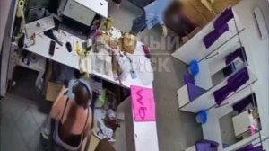 в ПВЗ бутылка с навозом взорвалась