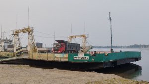 Встретили внуков и дочь. У нас жара.