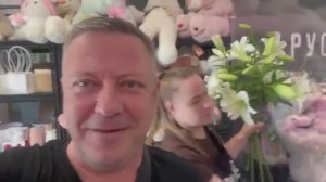 Жизнь вне орхидей. с букетом ЛИЛИЙ как первоклашка сегодня лечу к НЕЙ и спасибо за ПОЗДРАВЛЕНИЯ