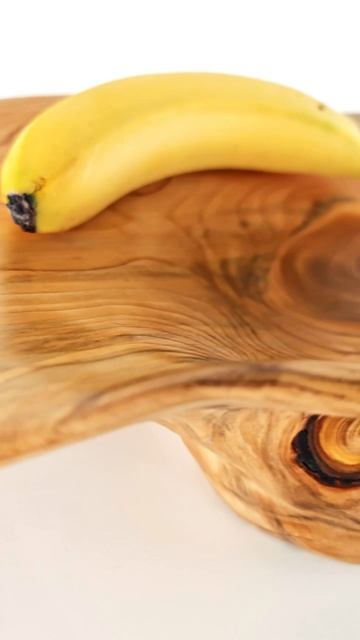 Блюдо из гималайского кедра ручной работы. Мастер Шаман. Эко-стиль.