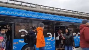 Электробус Лиаз-6274 следует по маршруту т76